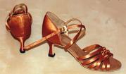 пару обуви,  размер 23.5 (босоножек) для латиноамериканских танцев
